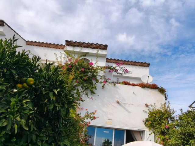 2 Bedrooms Townhouse in El Paraiso