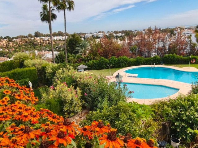 2 Bedrooms Townhouse in El Paraiso