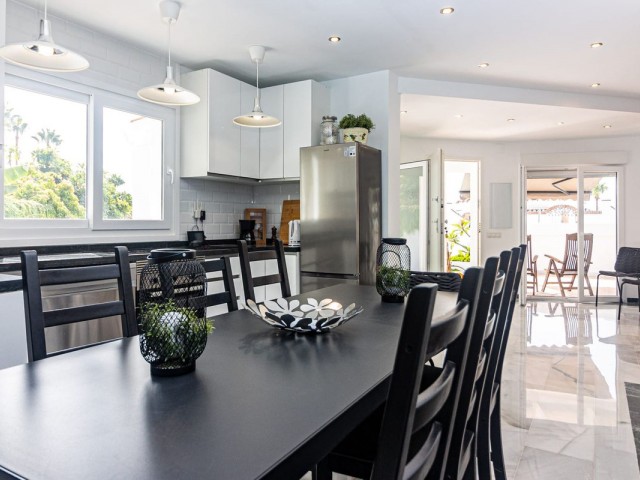 5 Bedrooms Villa in Benalmadena Costa