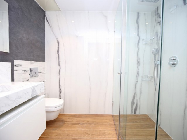 Maison mitoyenne avec 5 Chambres  à Nueva Andalucía