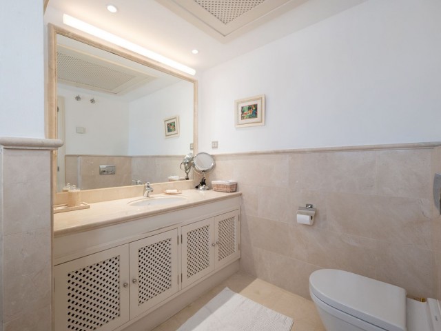 Maison mitoyenne avec 4 Chambres  à Benahavís