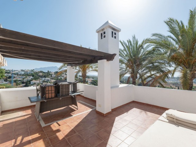 Maison mitoyenne avec 4 Chambres  à Benahavís