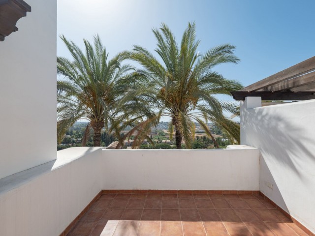 Maison mitoyenne avec 4 Chambres  à Benahavís