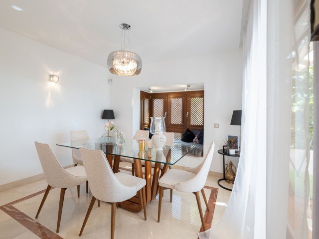 4 Slaapkamer Rijtjeshuis in Benahavís