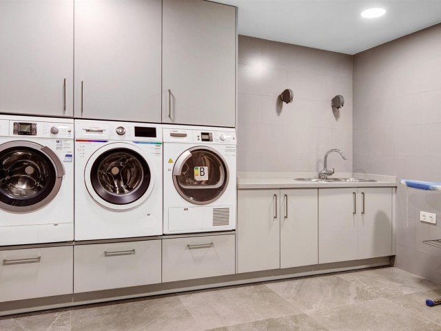 6 Bedrooms Villa in Guadalmina Baja