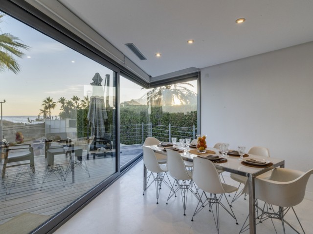 5 Bedrooms Villa in Marbella