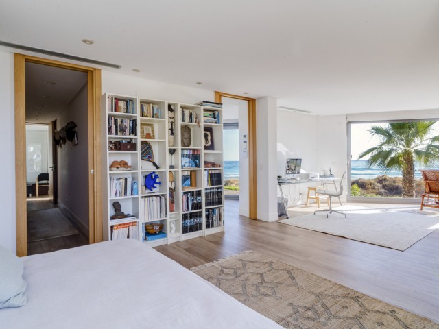 5 Bedrooms Villa in Marbella