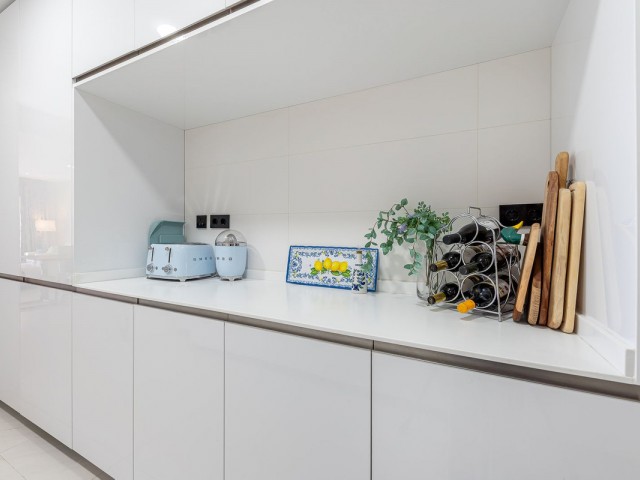 4 Bedrooms Apartment in Estepona