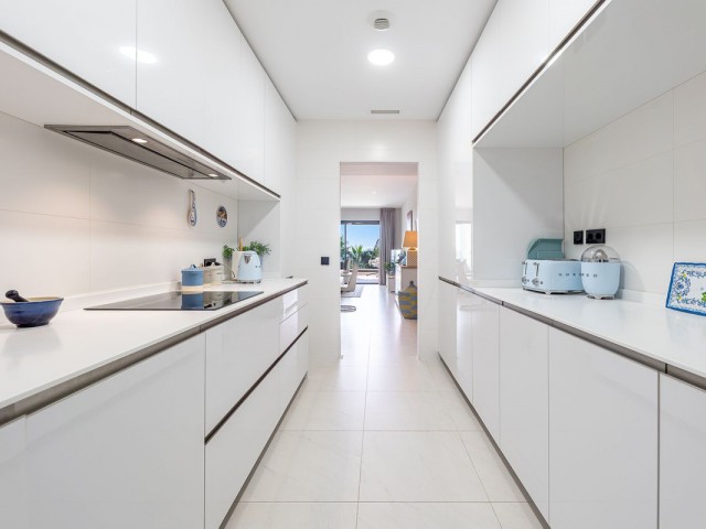 4 Bedrooms Apartment in Estepona