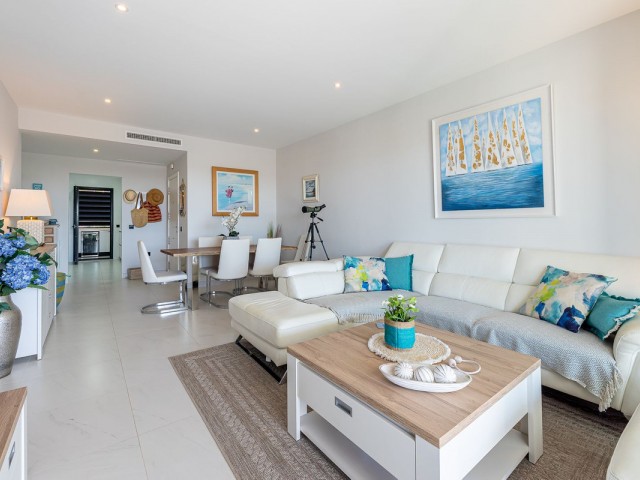 4 Bedrooms Apartment in Estepona