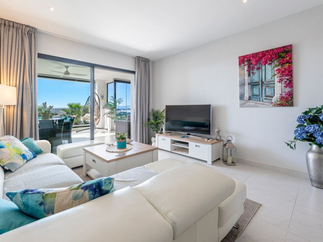 4 Bedrooms Apartment in Estepona