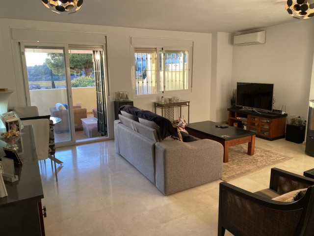 Apartamento con 3 Dormitorios  en Mijas