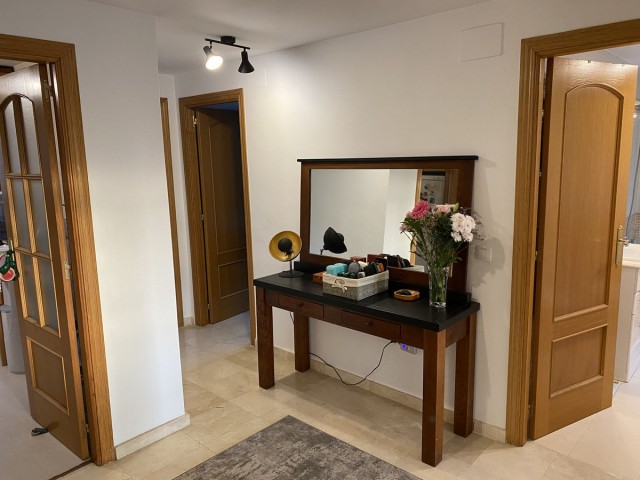 Apartamento con 3 Dormitorios  en Mijas