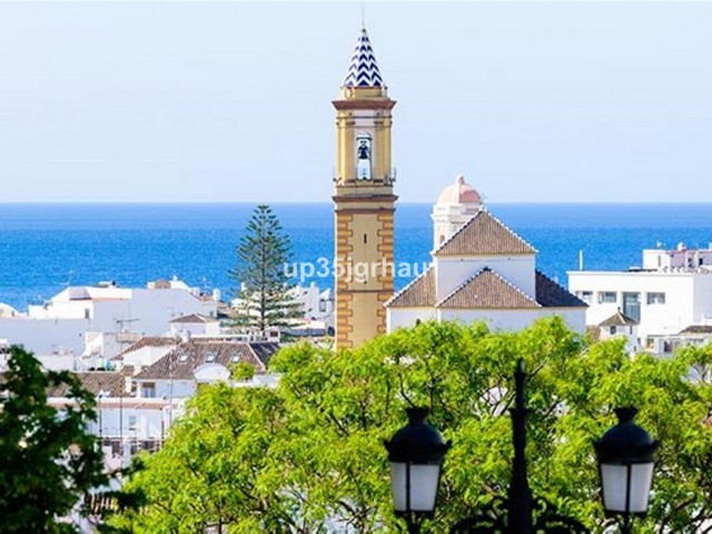2 Bedrooms Apartment in Estepona