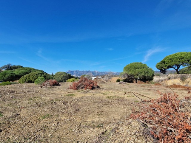  Grundstück in Elviria