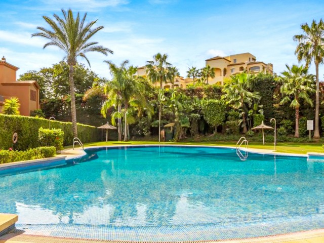 2 Bedrooms Apartment in Estepona
