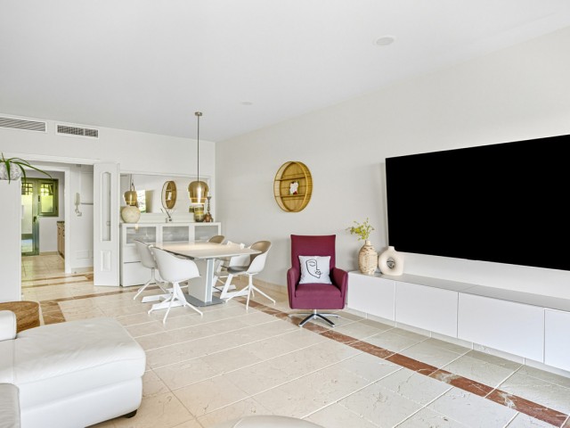 2 Bedrooms Apartment in Estepona