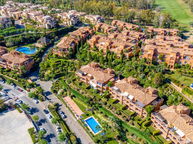 2 Bedrooms Apartment in Estepona