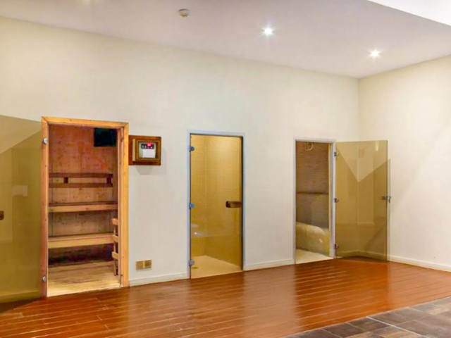 2 Bedrooms Apartment in Estepona