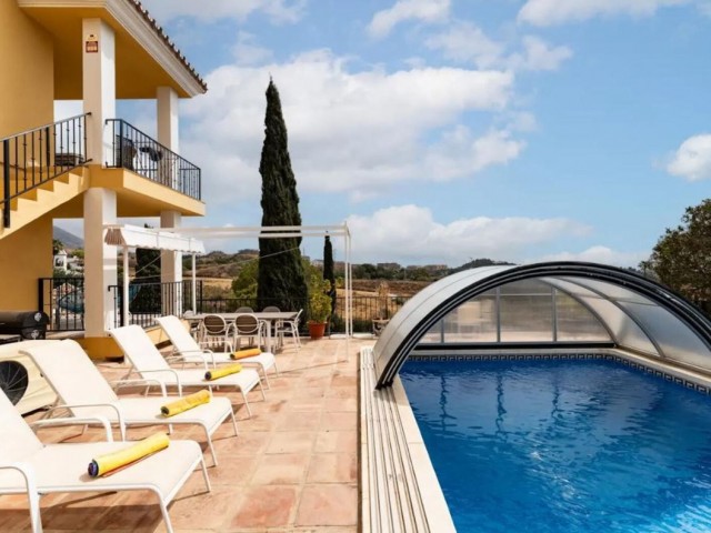 4 Bedrooms Villa in Mijas Costa