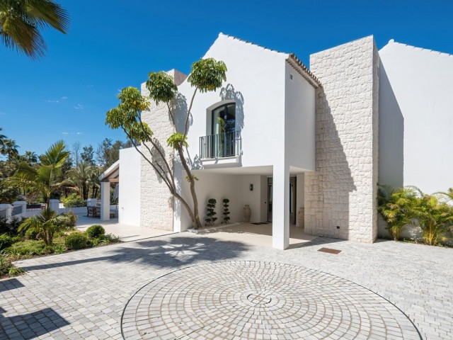 5 Bedrooms Villa in Nueva Andalucía