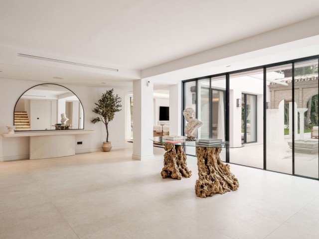 5 Schlafzimmer Villa in Nueva Andalucía