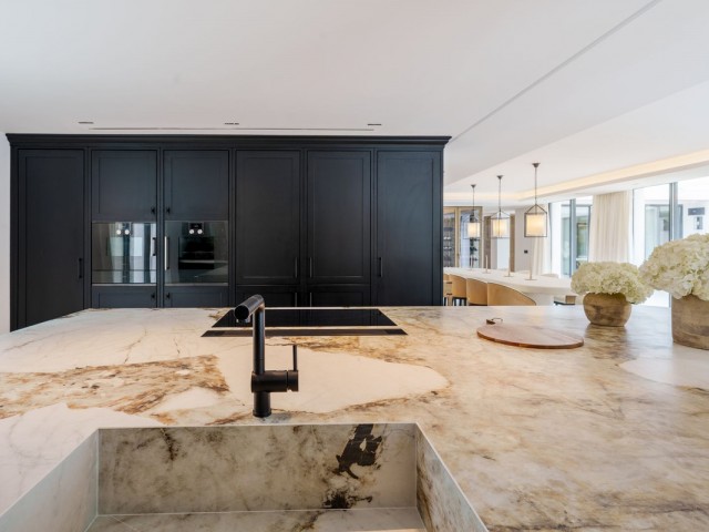 5 Schlafzimmer Villa in Nueva Andalucía