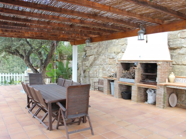 Villa, Artola, R3989923