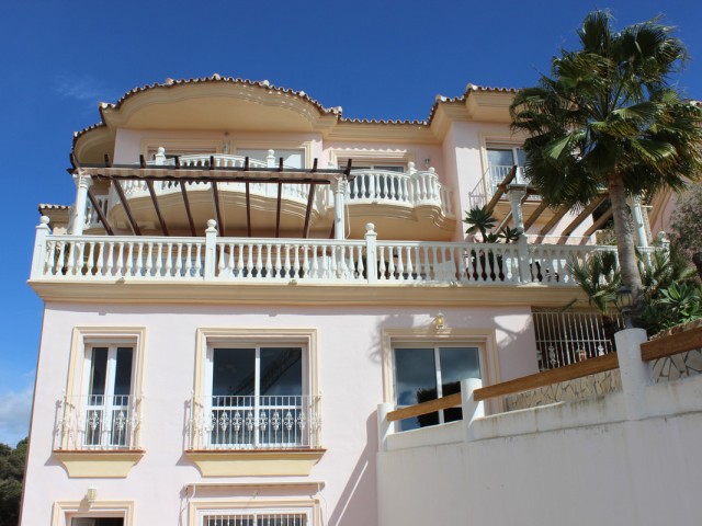 Villa avec 7 Chambres  à Artola