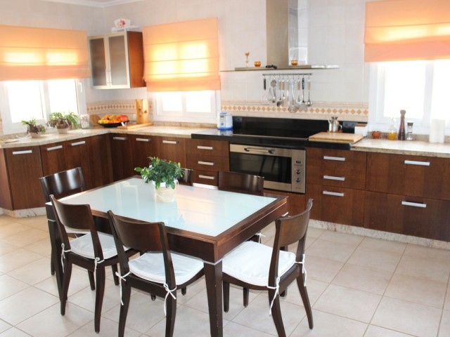 Villa avec 7 Chambres  à Artola