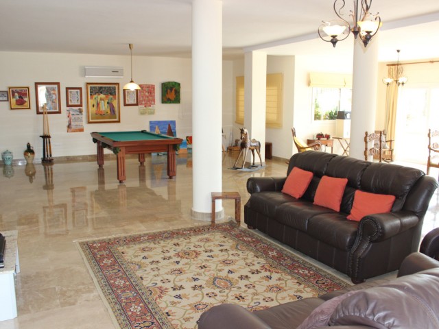 Villa avec 7 Chambres  à Artola