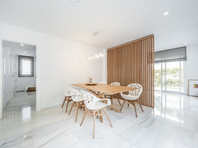 Villa avec 5 Chambres  à Elviria