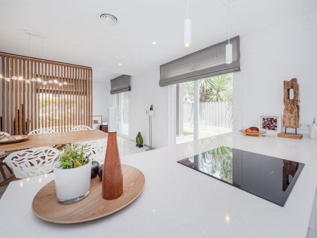 Villa avec 5 Chambres  à Elviria