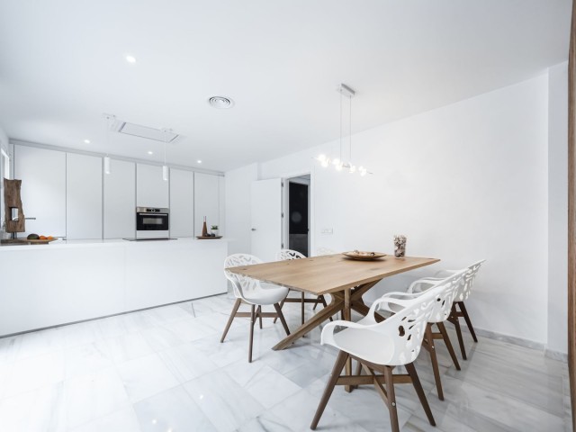 Villa avec 5 Chambres  à Elviria