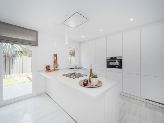 Villa avec 5 Chambres  à Elviria