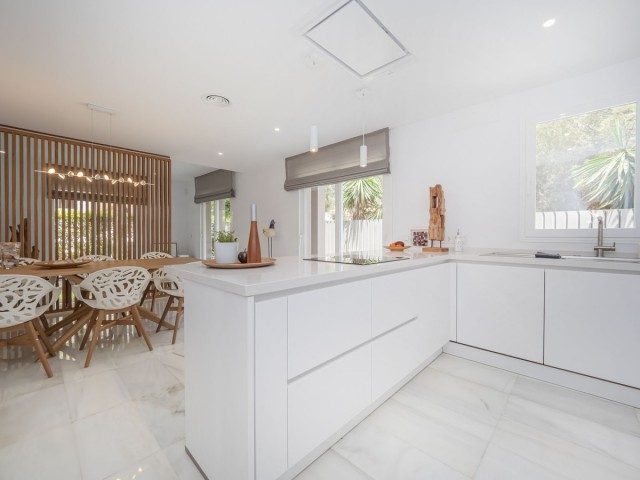 Villa avec 5 Chambres  à Elviria