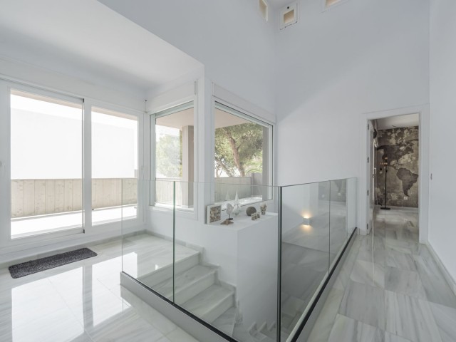 Villa avec 5 Chambres  à Elviria