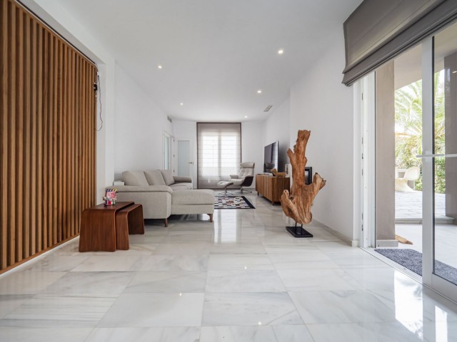 Villa avec 5 Chambres  à Elviria