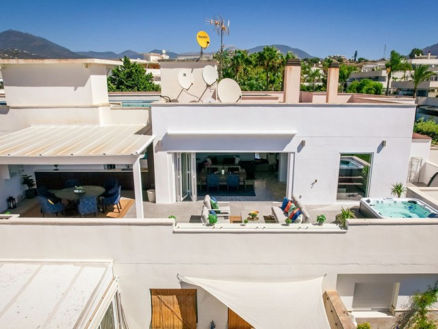 Penthouse in Puerto Banús