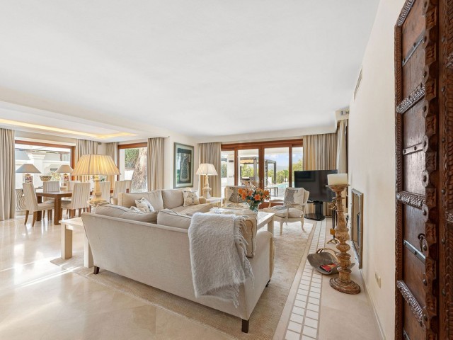 3 Bedrooms Villa in Nueva Andalucía