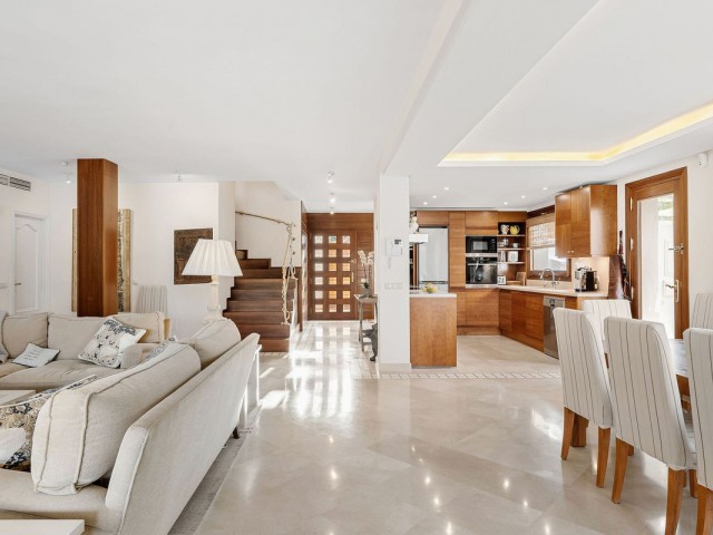 3 Schlafzimmer Villa in Nueva Andalucía