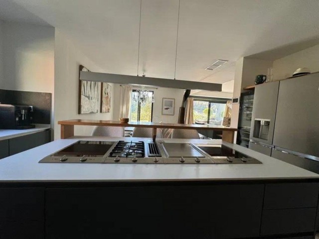 Villa avec 4 Chambres  à Elviria