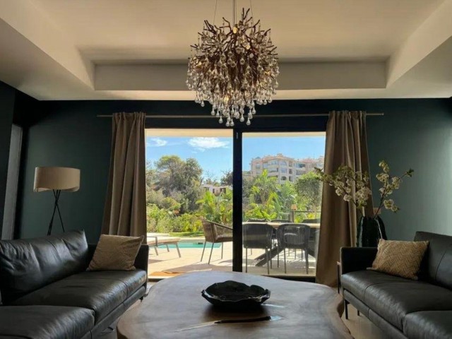 Villa avec 4 Chambres  à Elviria