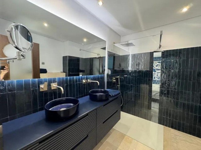 Villa avec 4 Chambres  à Elviria