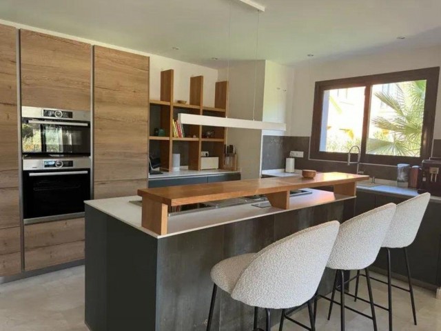 4 Sovrums Villa i Elviria