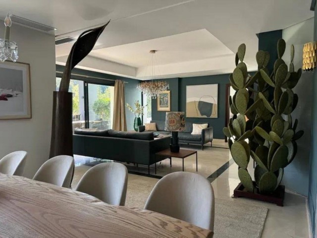 4 Sovrums Villa i Elviria