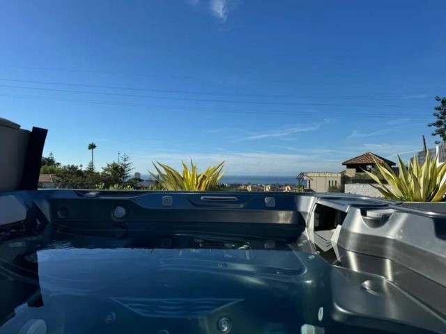 4 Sovrums Villa i Elviria