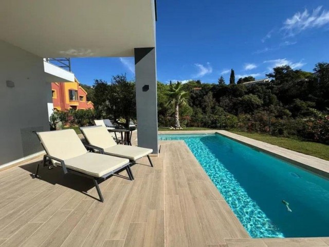 4 Makuuhuoneen Huvila Elviria