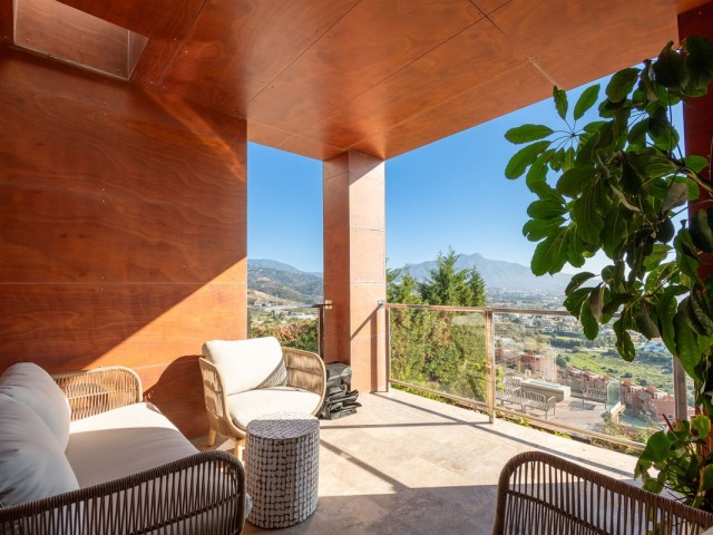 4 Bedrooms Villa in Benahavís