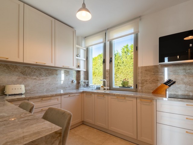 4 Bedrooms Villa in Benahavís